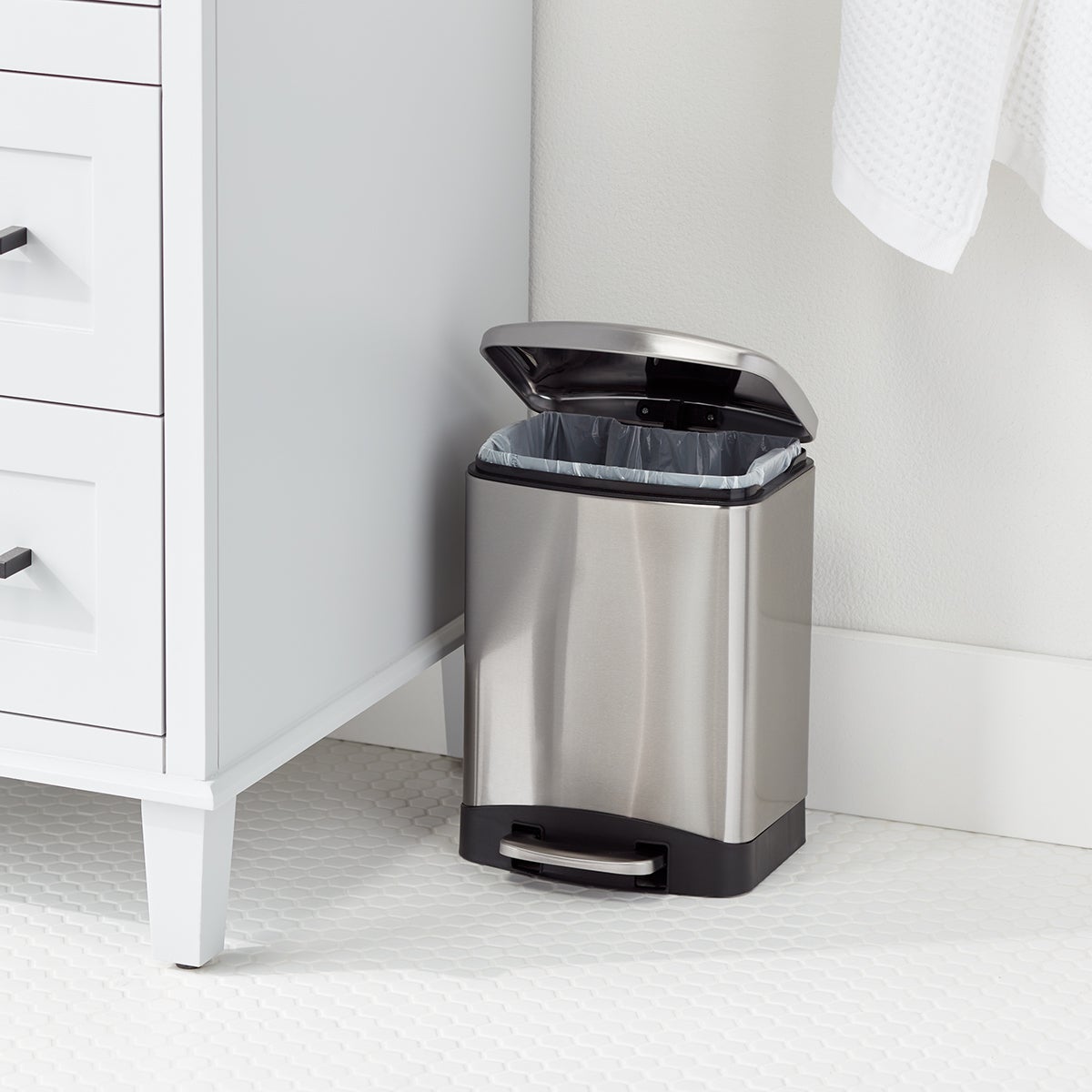1.6 gal Rectangular Step Trash Can — alt view
