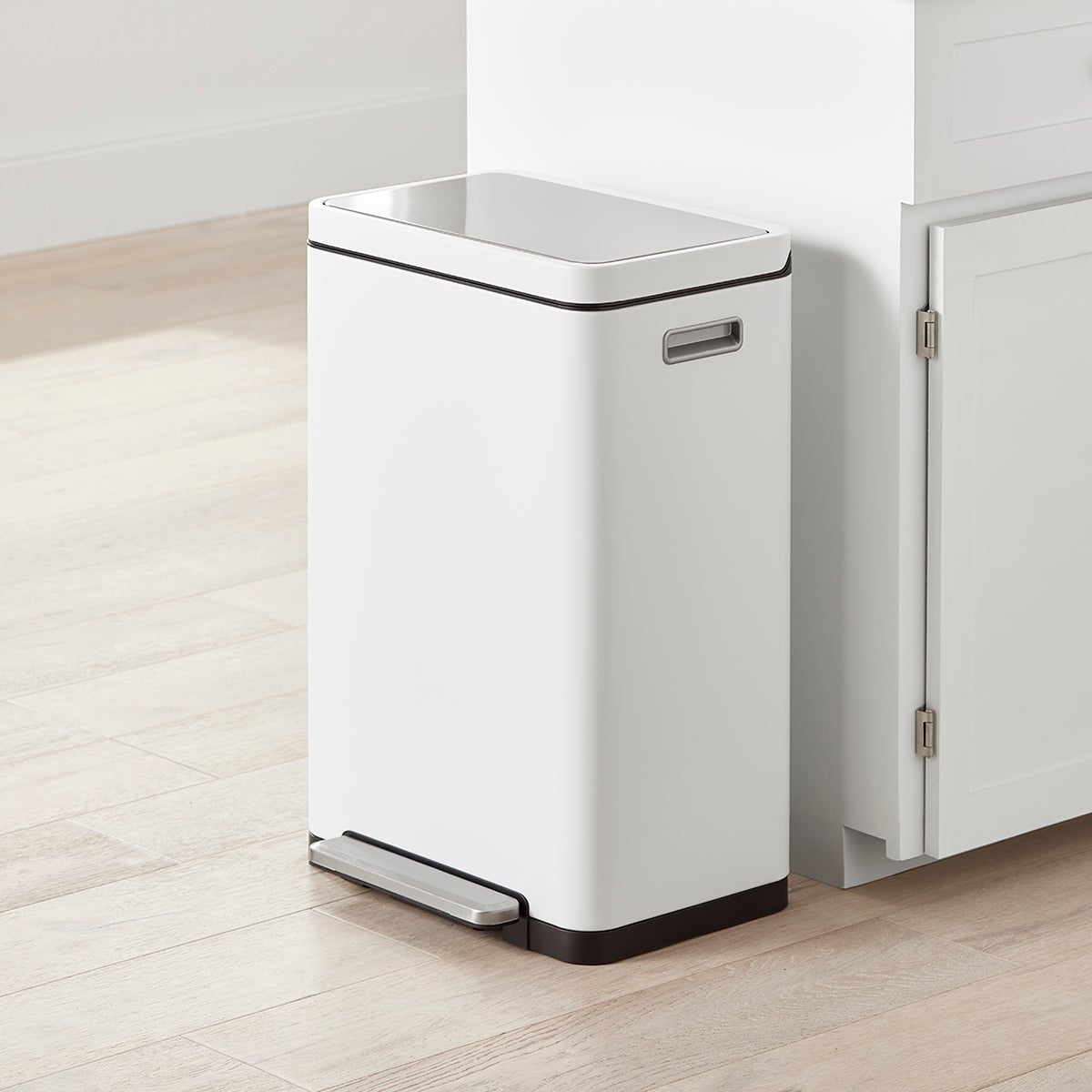 12 gal Rectangular Step Trash Can