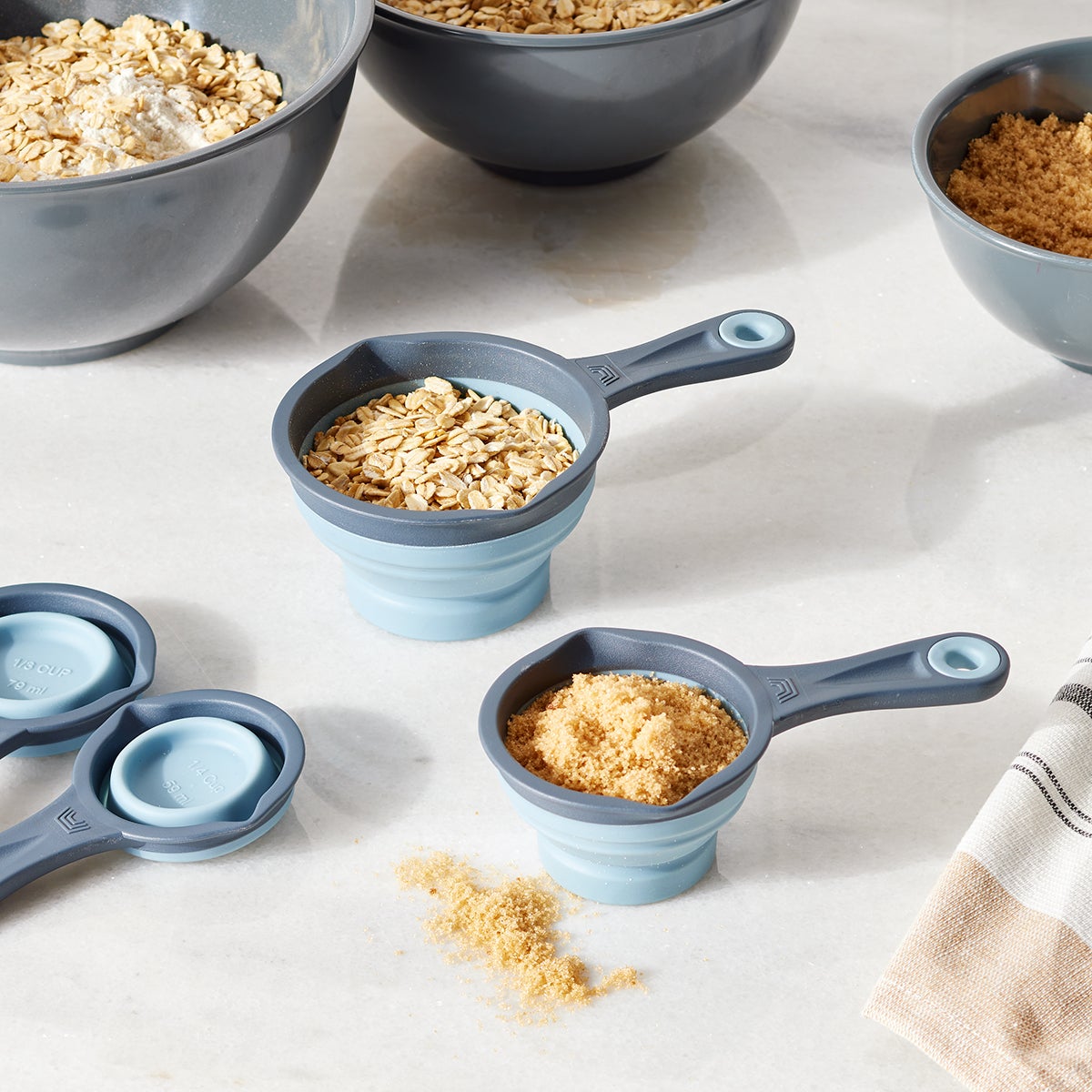 Collapsible Measuring Cups — alt view